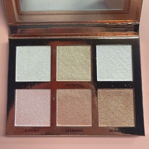 Ace Beaute Glow Essnetials Highlighter Palette